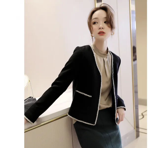 울코트 연연함 바나나 블랙 파를 집어서 손님으로 모시다 양털 구슬 체인 상감 라인 브이넥 숏 여성 2533235219