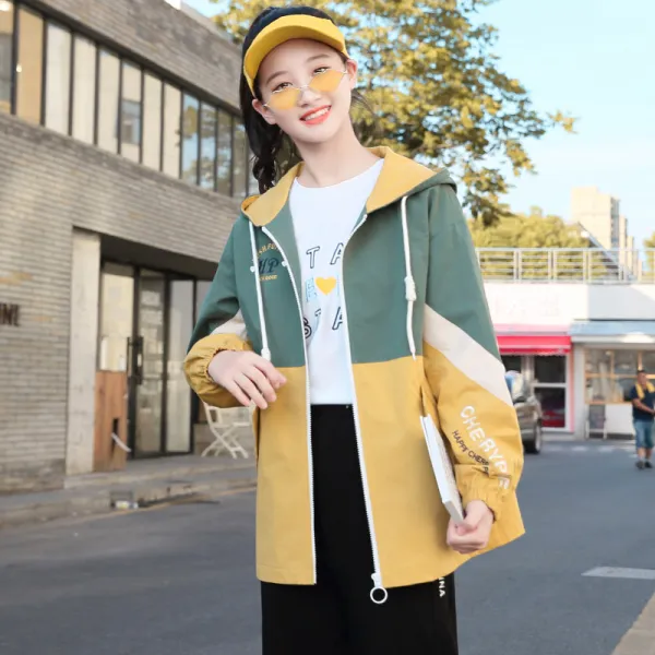 Mar.20 241번 중학생 여춘고 학생 봄옷 새바람 맞바람 코트 여아동 봄철 야상의복과 유행의 조수z