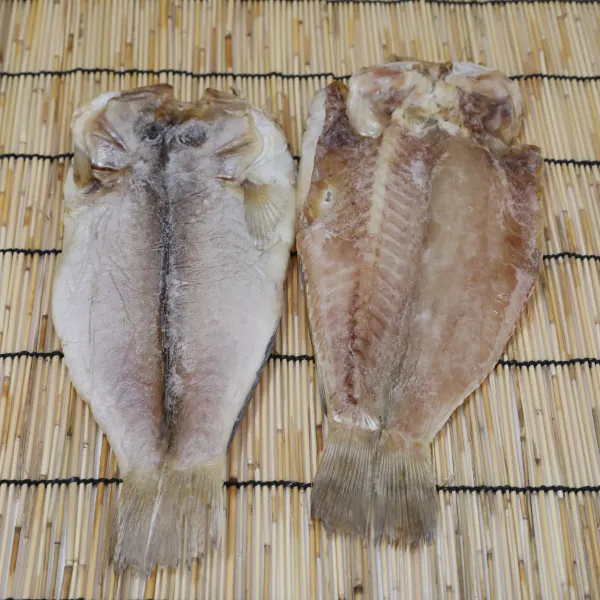 제주 청정바당 옥돔 평일오후 3시까지 주문 하시면 다음날 배송도착 합니다. (단 금요일16시~일요일14시 주문분 월요일 도착) 옥돔 특대 300g 3마리, 1마리, 200g