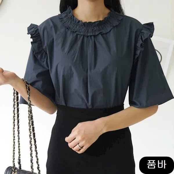 프릴 반팔 블라우스 오피스룩 페미닌룩 러블리한 걸리쉬룩