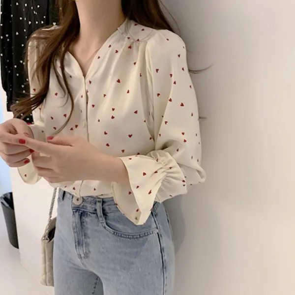 위파인더 봄 여성 프린트 쉬폰 블라우스 긴 소매 준 한국판 V 디자인으로 개성 있는 서양스러움 수로 안내인 톱이다.