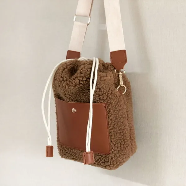  바보사랑 뽀글이 양털 크로스 숄더