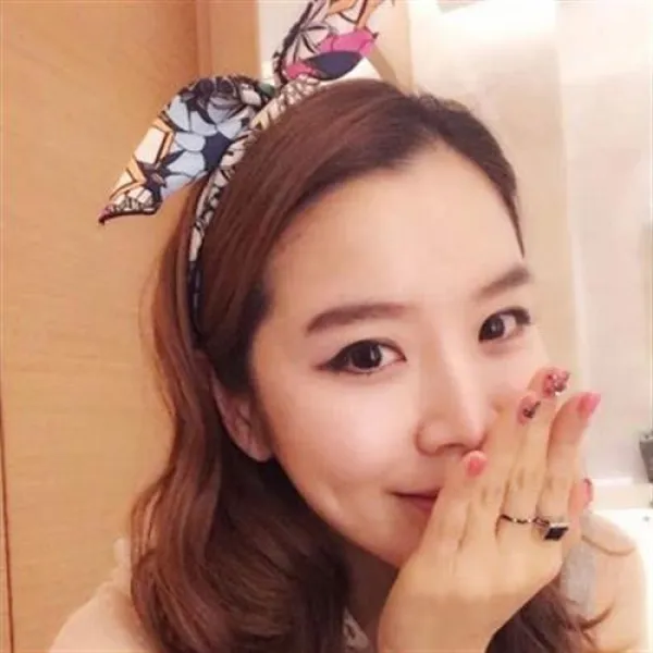 미세 천 헤어 밴드 여성 토끼 귀 색상 기질 앞머리 헤드 플레이트 머리 머리띠 머리 장식으로 장식 된 귀여운 민족 높은 정신