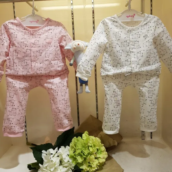 아가방 7900원 초가을 베이비페어! 낮에는 아직 더워 얇은 긴소매실내셋뚜! 순식땀 베이비는 이 두께 실내복 넘 좋아해! 광클릭