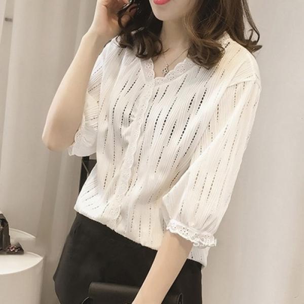마마퀸 여성빅사이즈 펀칭 레이스 블라우스 [1컬러 L-5XL] 여성빅사이즈블라우스