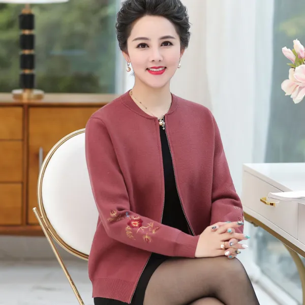 코트 점퍼 질좋은 젊다 니트 스웨터 저지 중년 여성 여자 겨울 가을 룩 의류 복장 옷 가먼트 겉옷 가디건 카디건 베이스볼 엄마 어머니