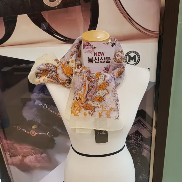 알다 밝고 화사한 하늘 하늘한 울 실크 기분전환 스카프~